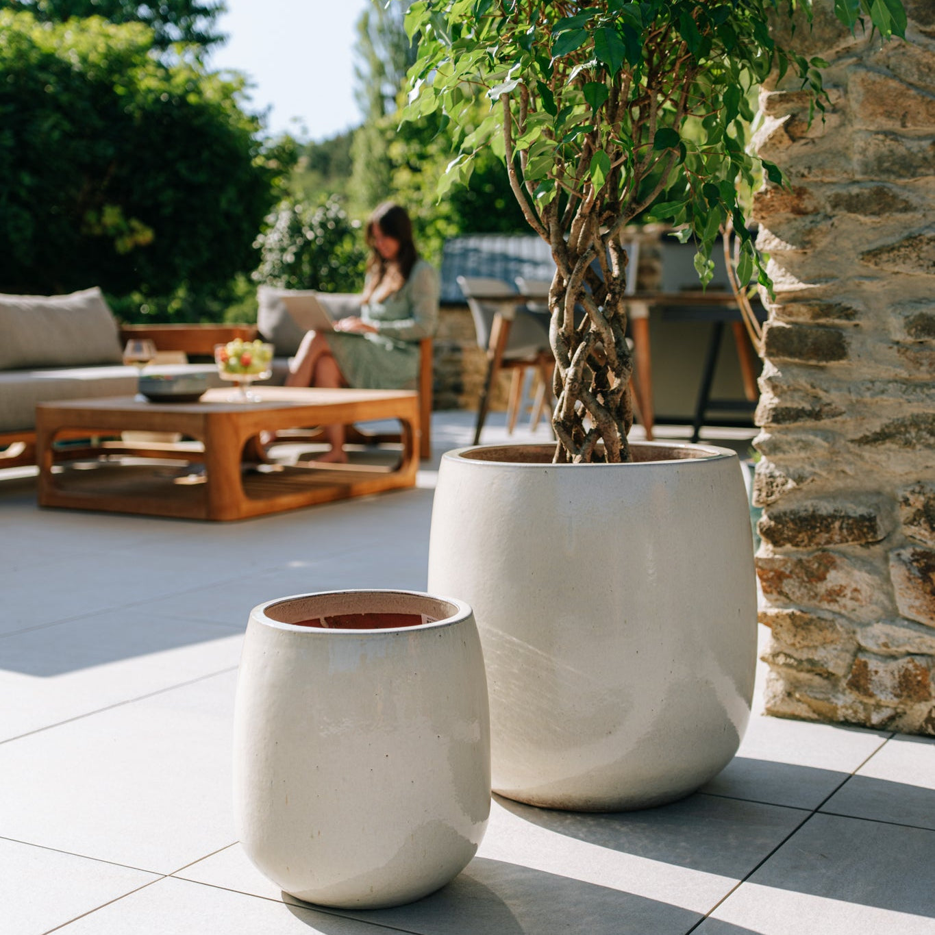 Provencelia Pflanzkübel SOCRATE Crème – glasierte Keramik, Anduze-Stil