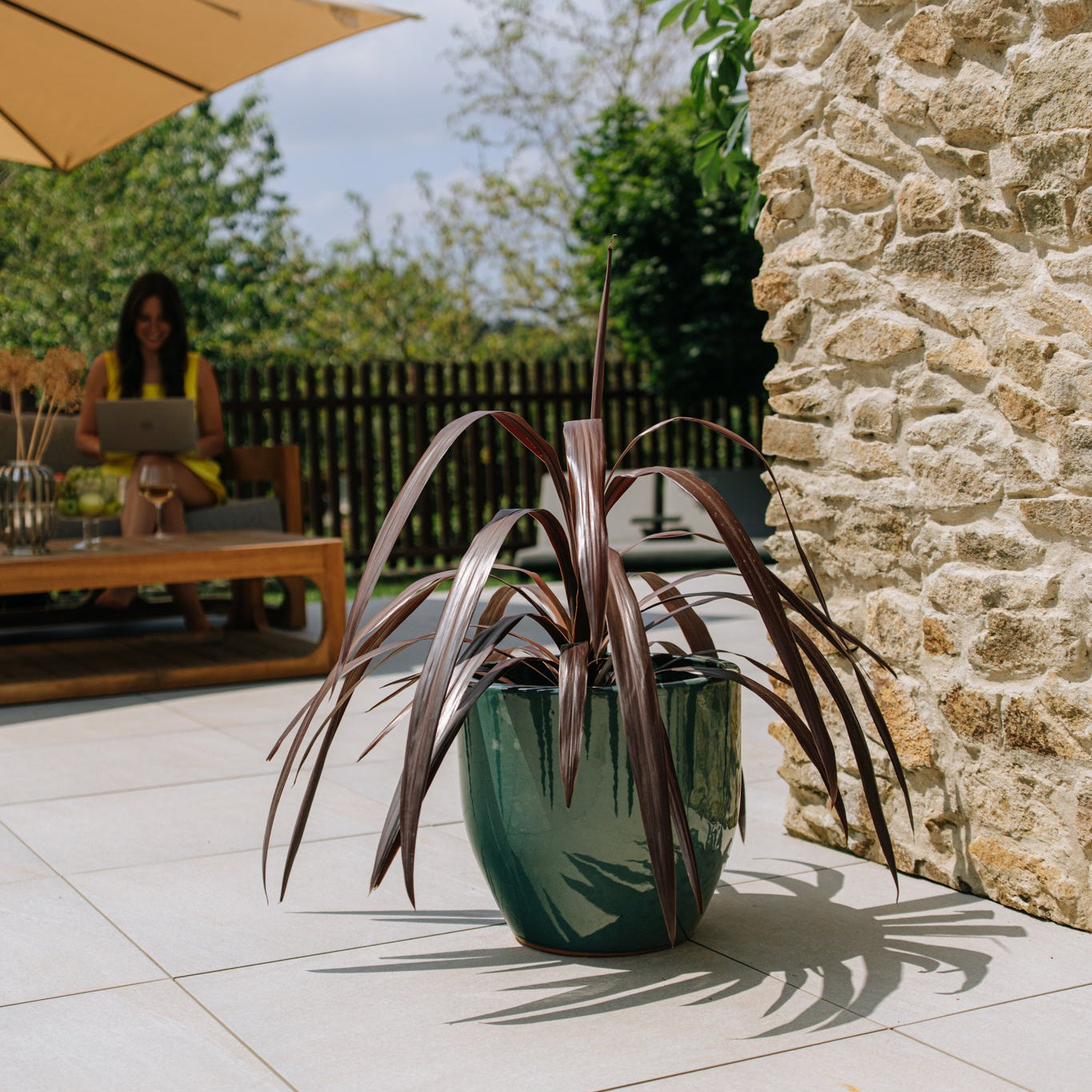 Provencelia Pflanzkübel LANCELOT Jadegrün – glasierte Keramik, Anduze-Stil