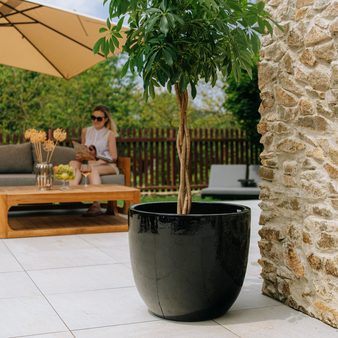LANCELOT keramický květináč Černá – odolný vůči počasí, pro interiér i exteriér