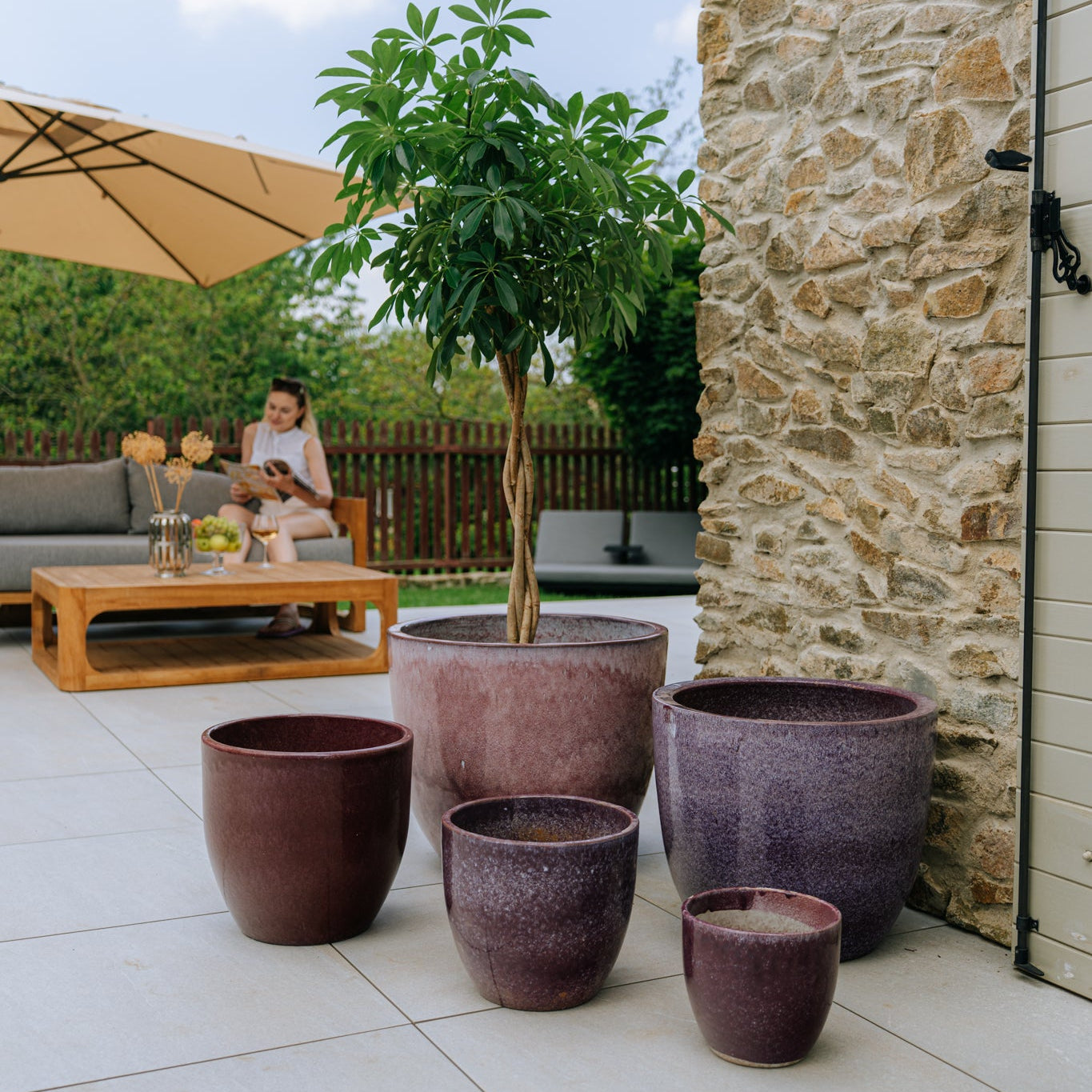 Provencelia Pflanzkübel LANCELOT Fialový – glasierte Terrakotta, Anduze-Stil