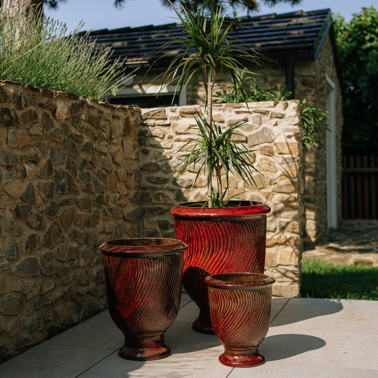 Provencelia Pflanzkübel MORGANE Cihlově červený – glasierte Terrakotta, Anduze-Stil