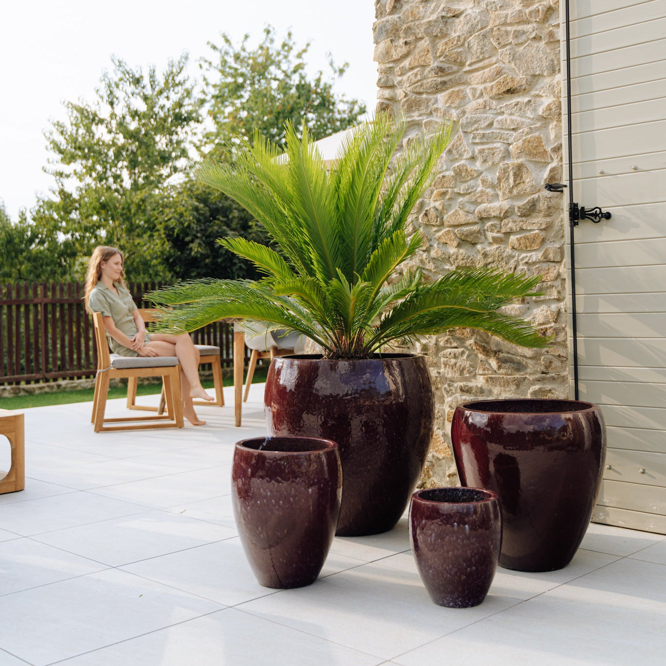 Provencelia Pflanzkübel LAFONTAINE Lila – glasierte Terrakotta, Anduze-Stil