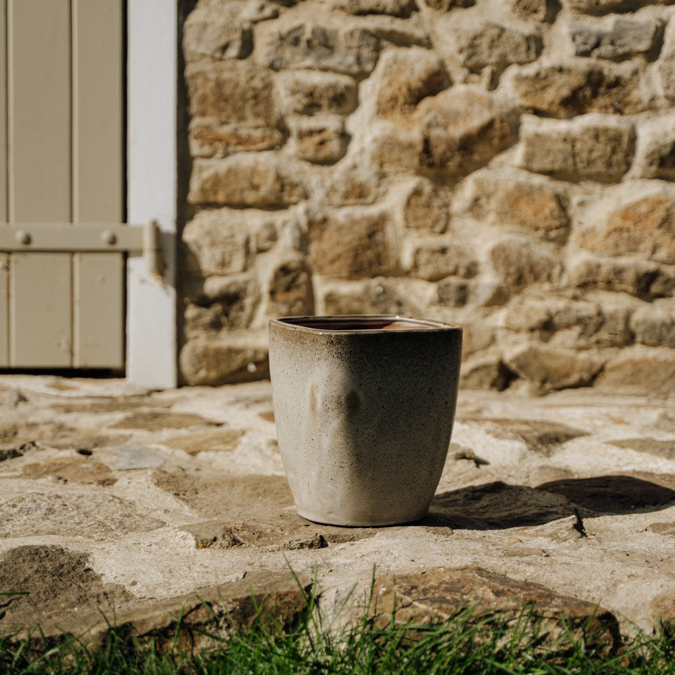 Keramický květináč VAUBAN - Tygrovaná bílá - Provencelia.cz