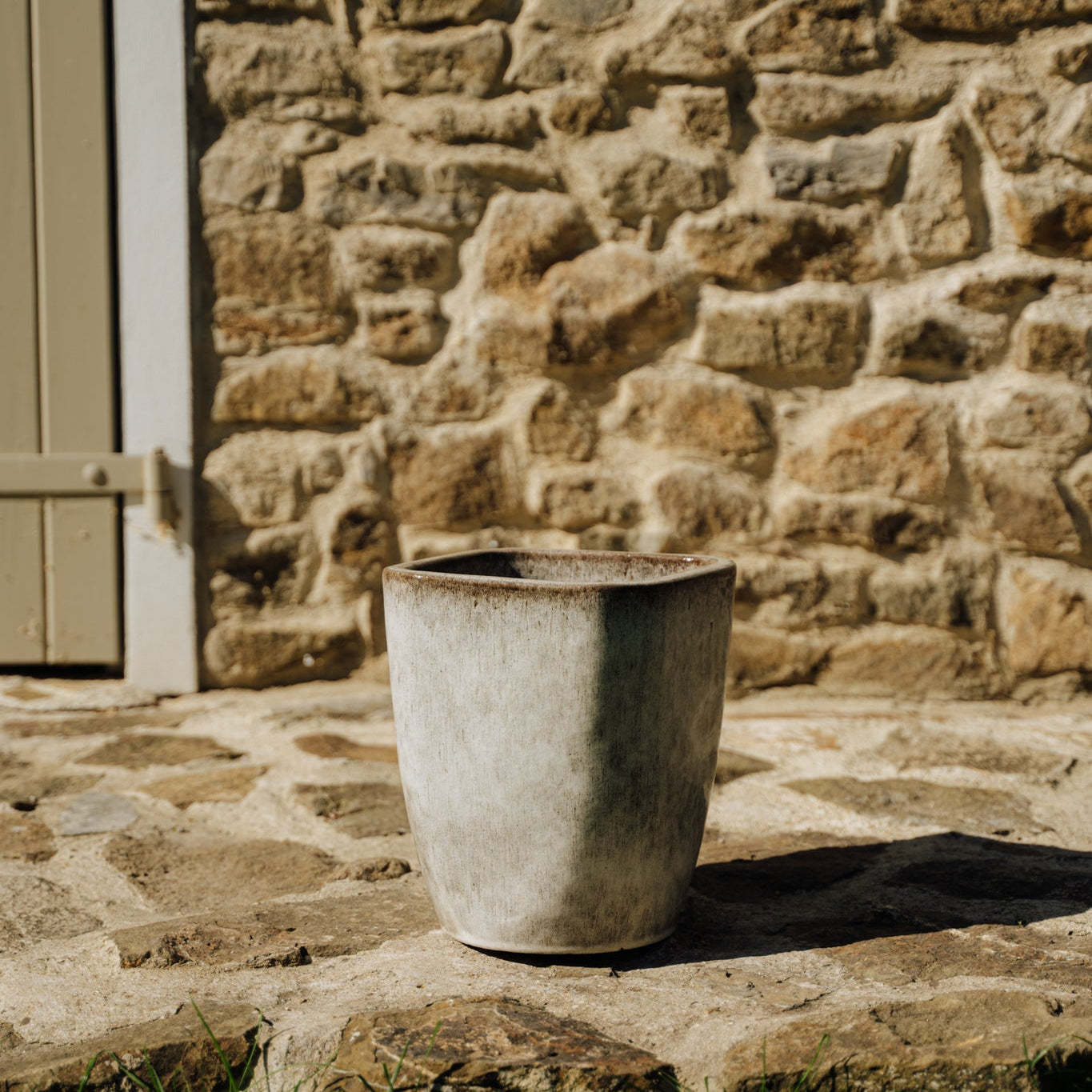 Keramický květináč VAUBAN - Tygrovaná bílá - Provencelia.cz