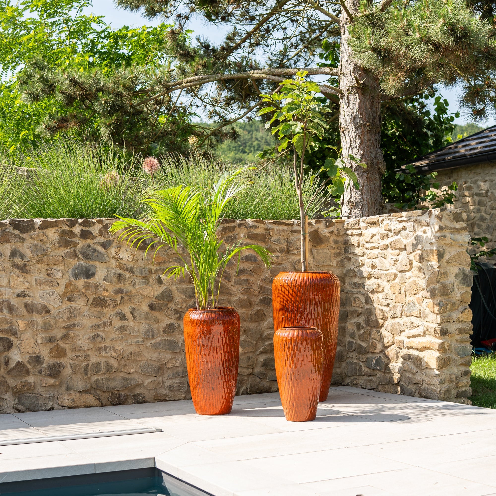 Provencelia Pflanzkübel POMPADOUR Tropická oranžová – glasierte Terrakotta, Anduze-Stil