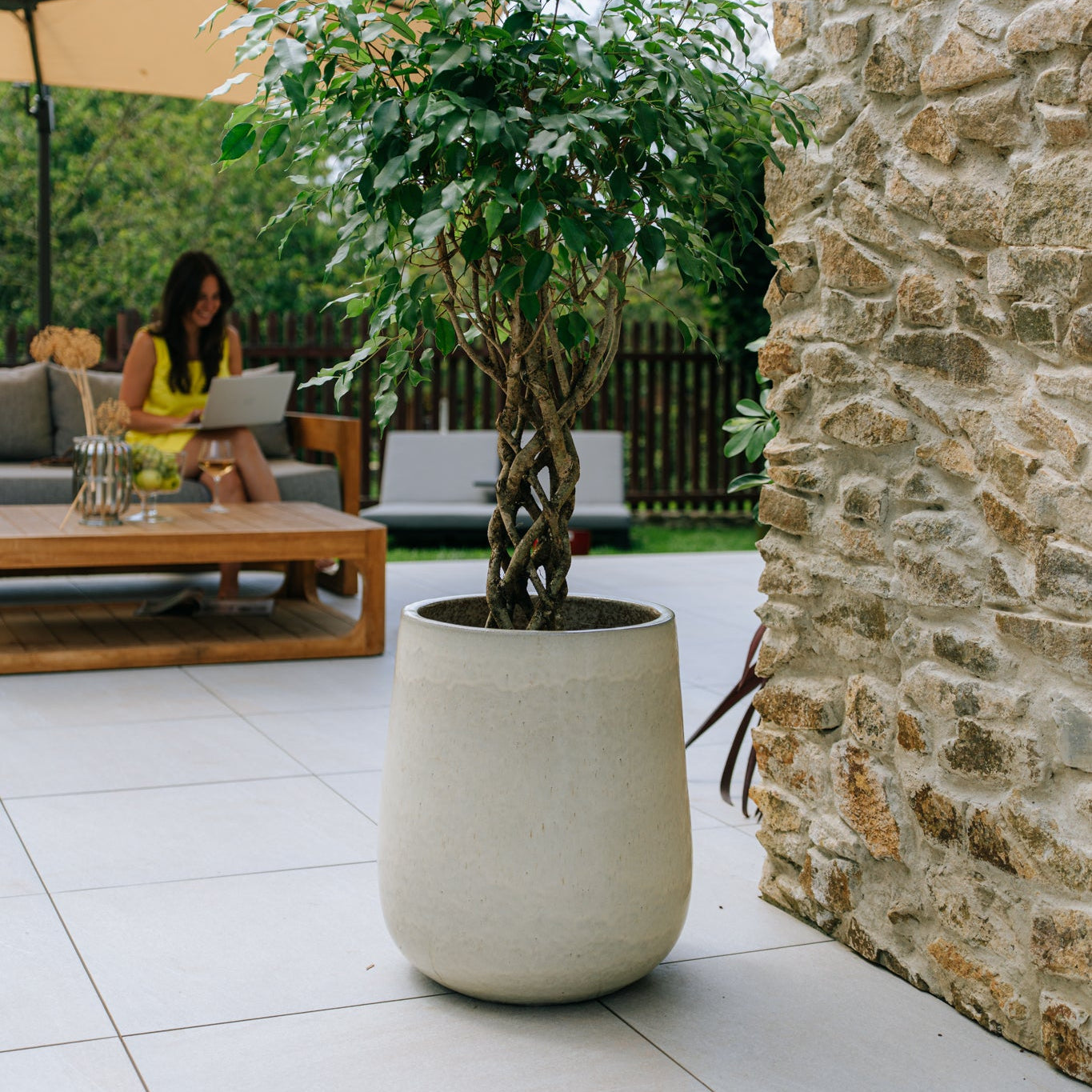 Keramický květináč DIANE krémová – styl Provence, robustní a elegantní