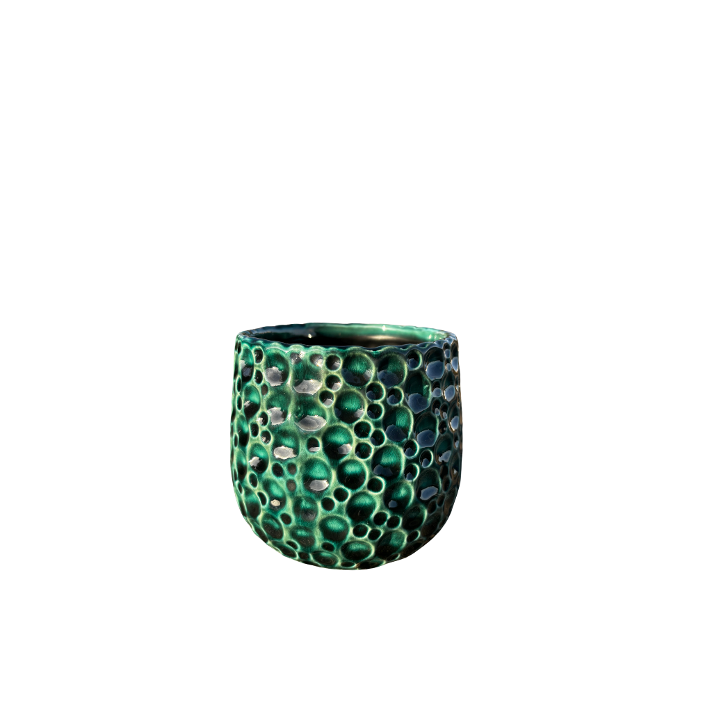 Handgefertigter Pflanzkübel Parisette aus glasierter Terrakotta in Tannengrün. Ideal für Fensterbank, Balkon und Terrasse. Ein stilvolles Accessoire für kleine Pflanzen.