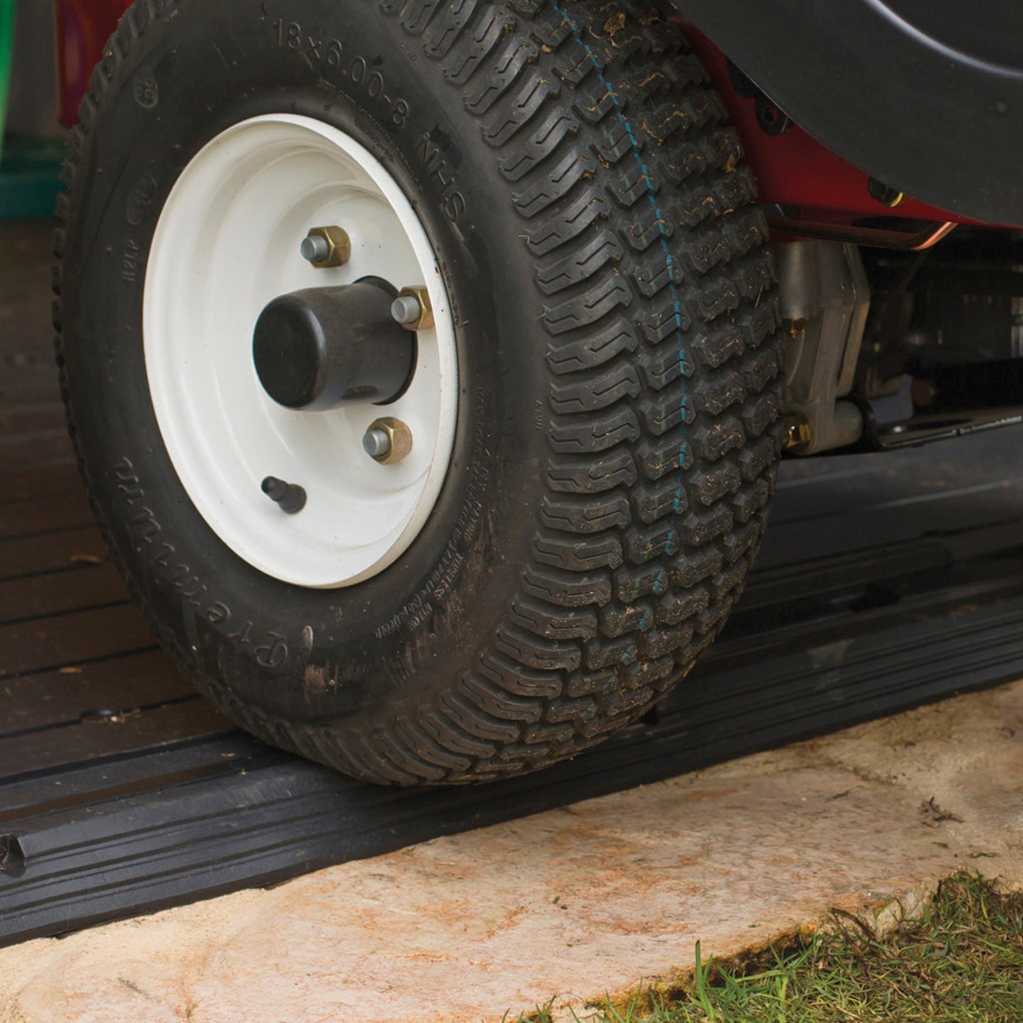 Keter Newton Plus 7×7,5 — zahradní domek, šedý