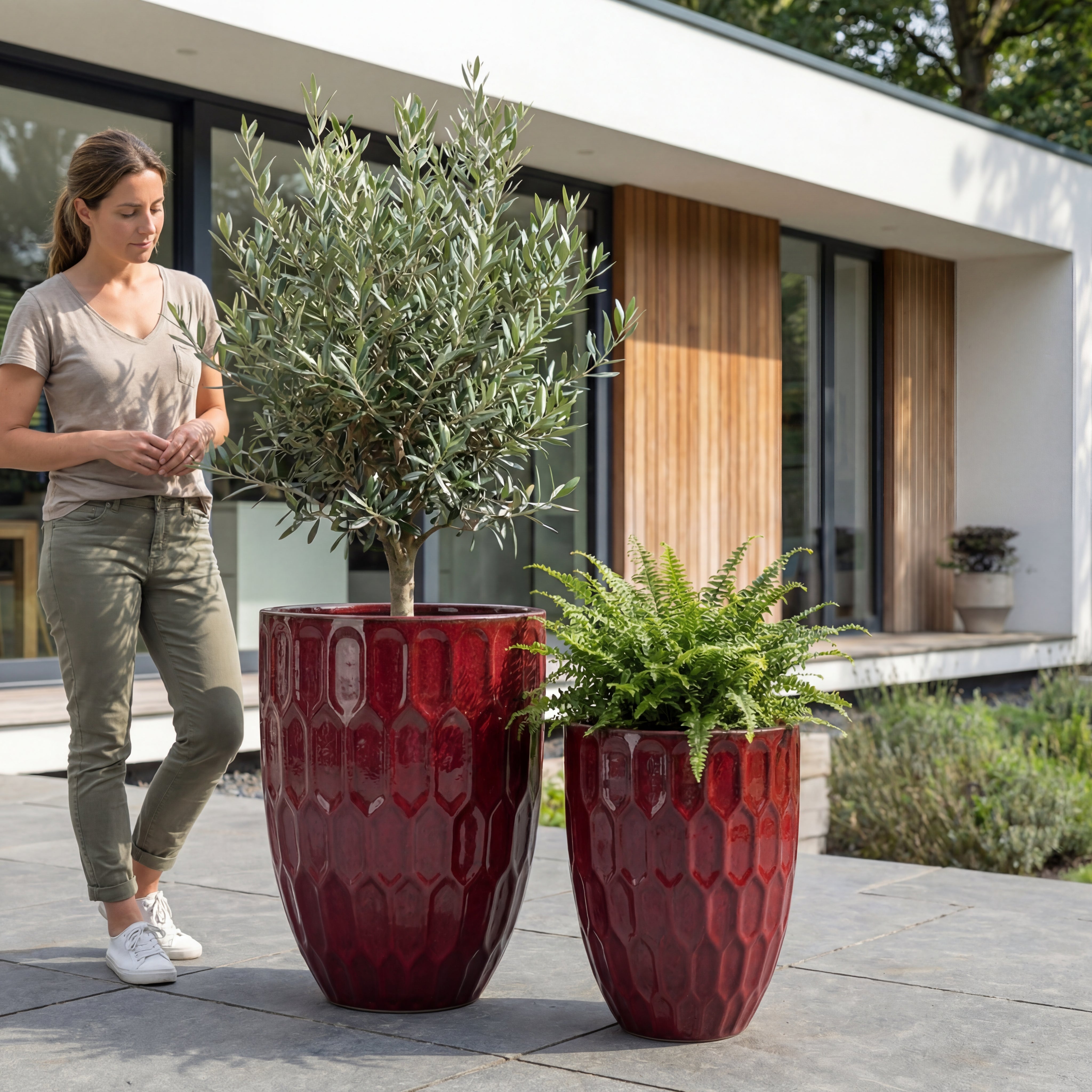 Stylový keramický květináč DAUDET v interiéru