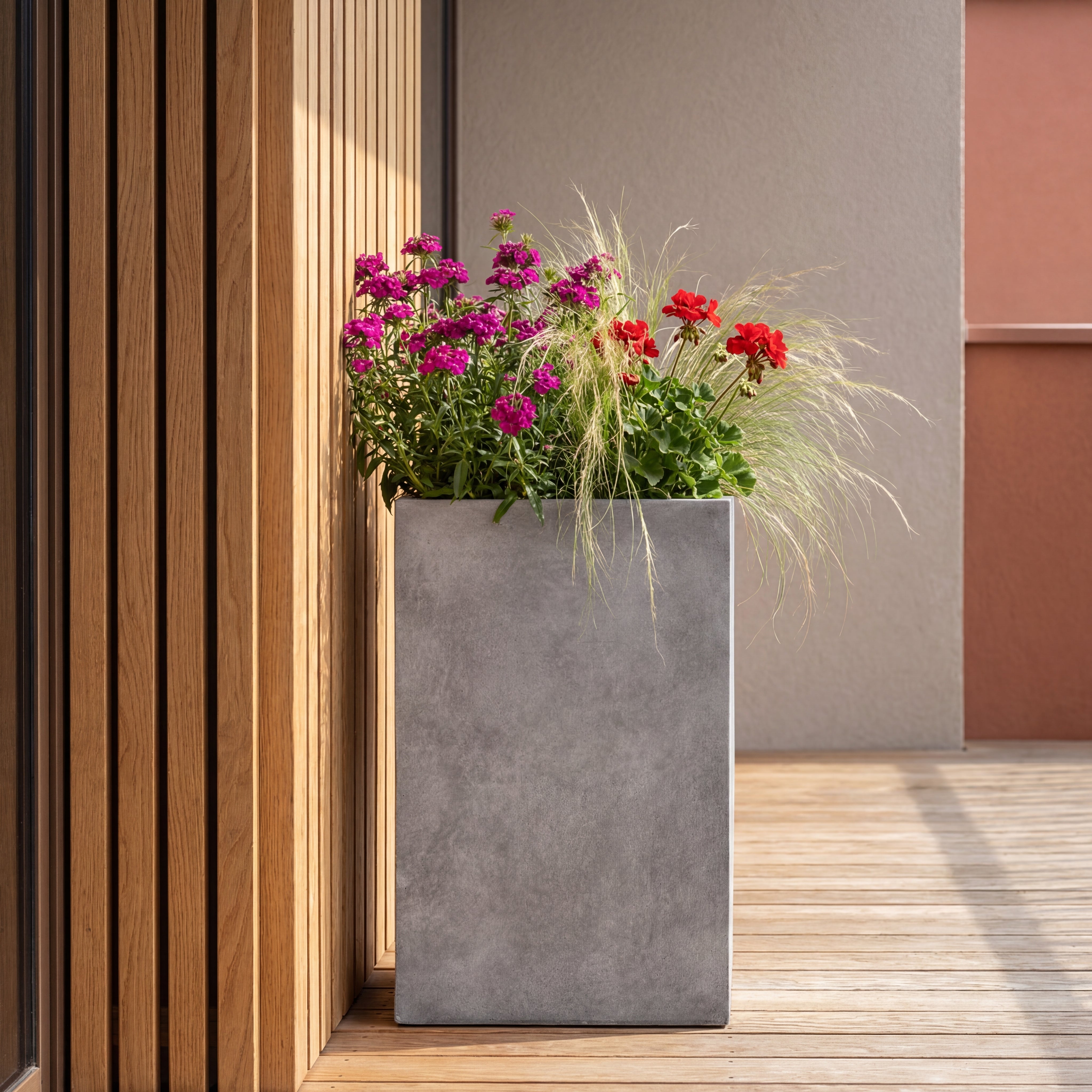 Betonový květináč KUBIX - doplňující náhled