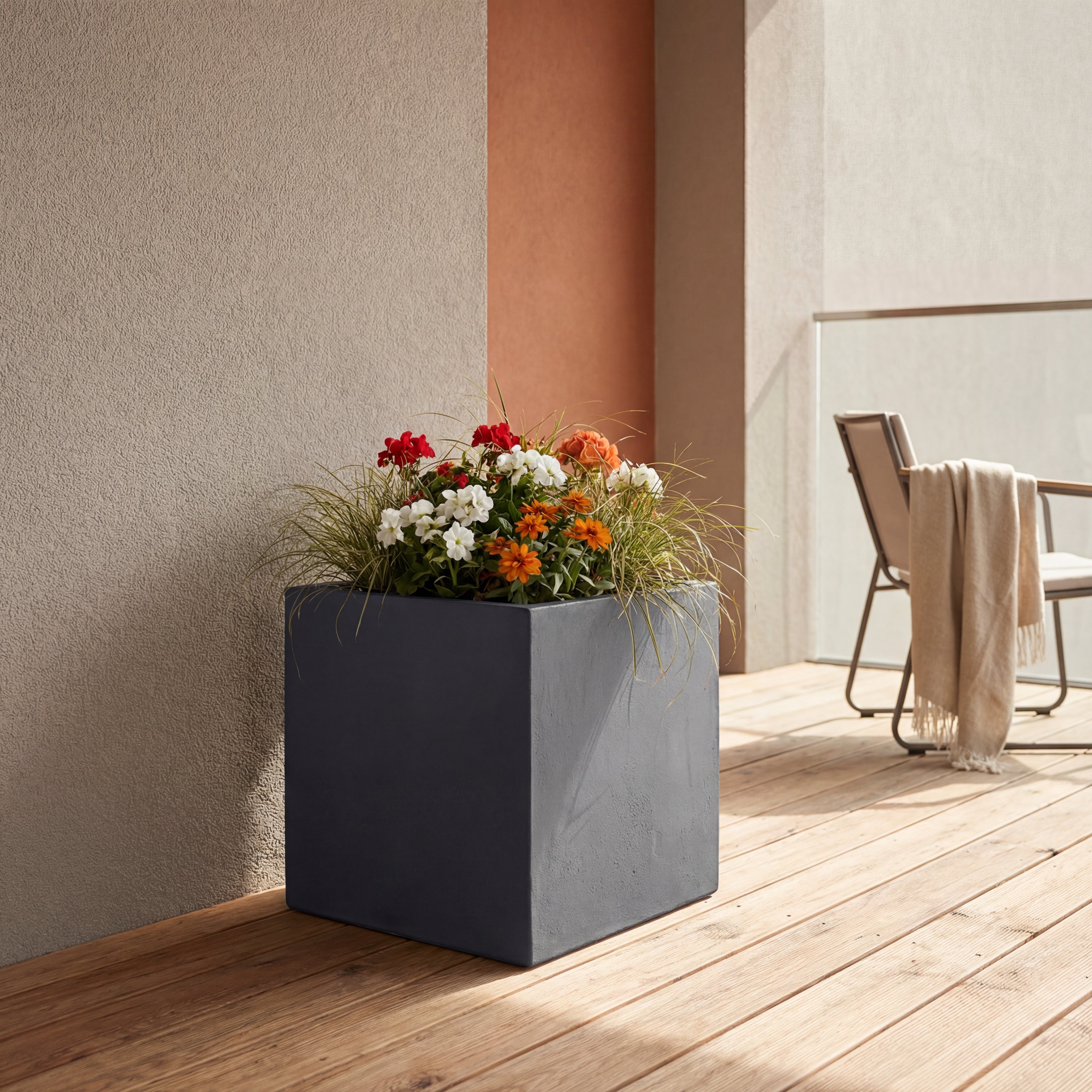 Beton-Pflanzkübel Kubix (75 x 75 x 75 cm) – Dunkelgrau