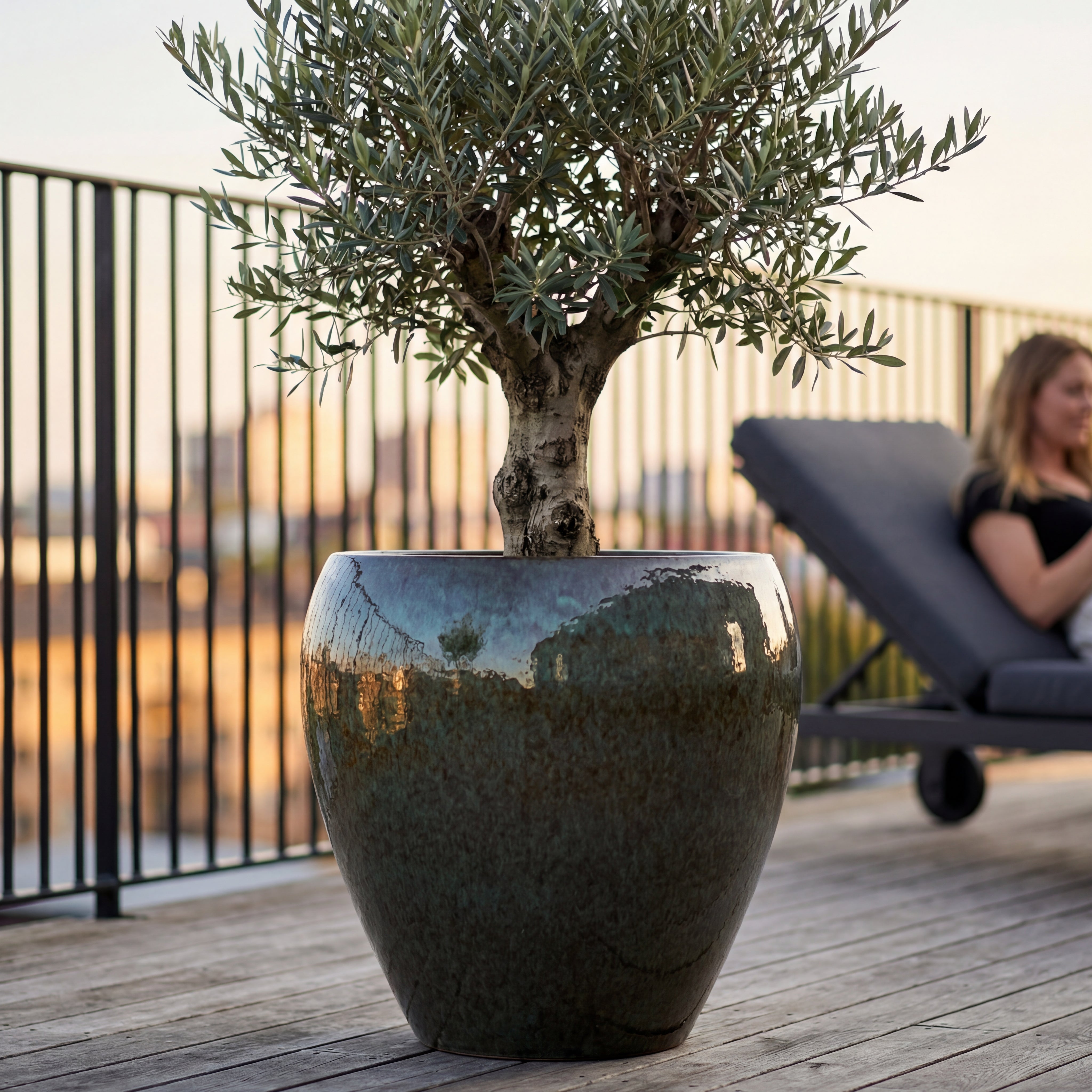 Blumentopf Keramik groß Salbeigrün – winterhart für draußen