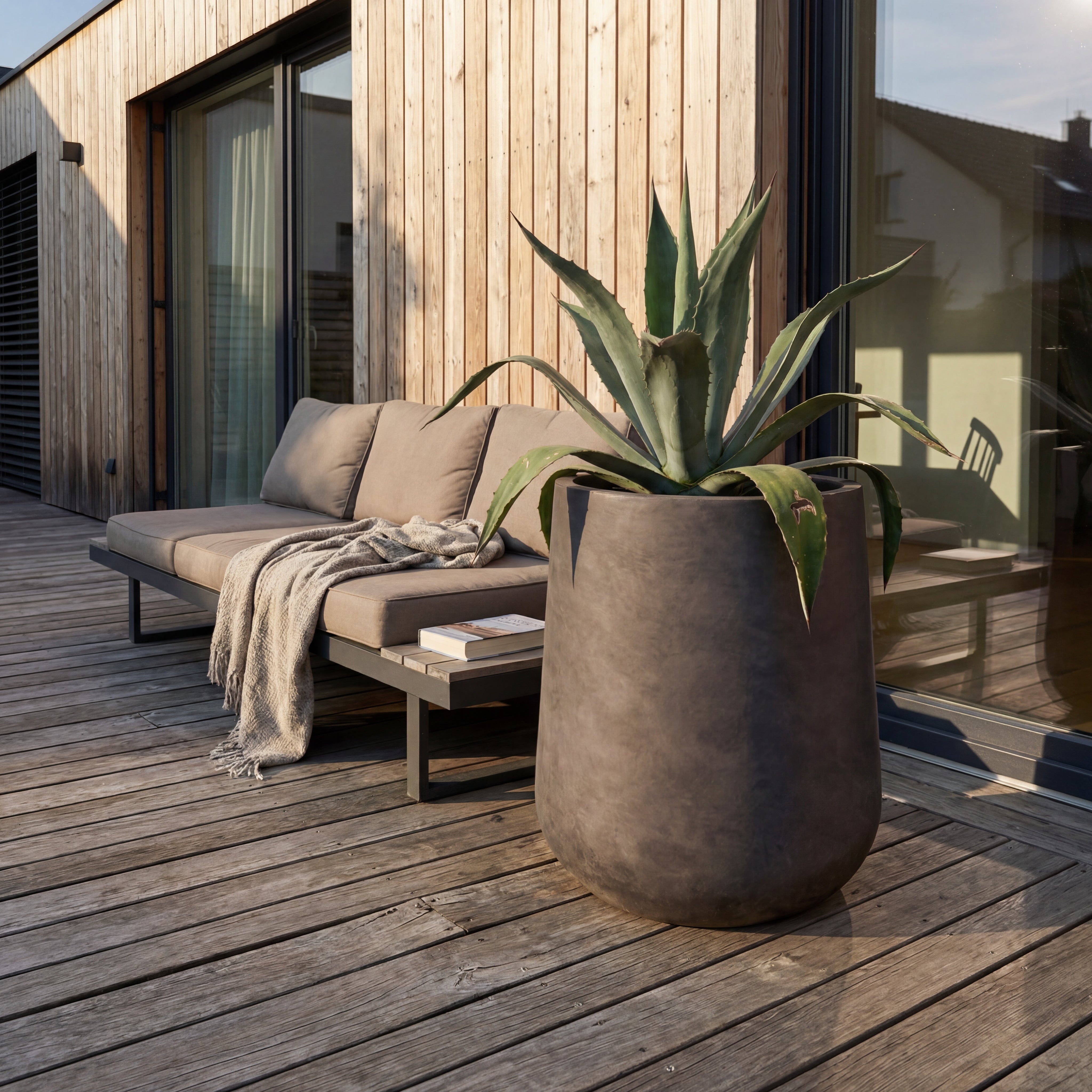 Betonový květináč SILEX - doplňující náhled